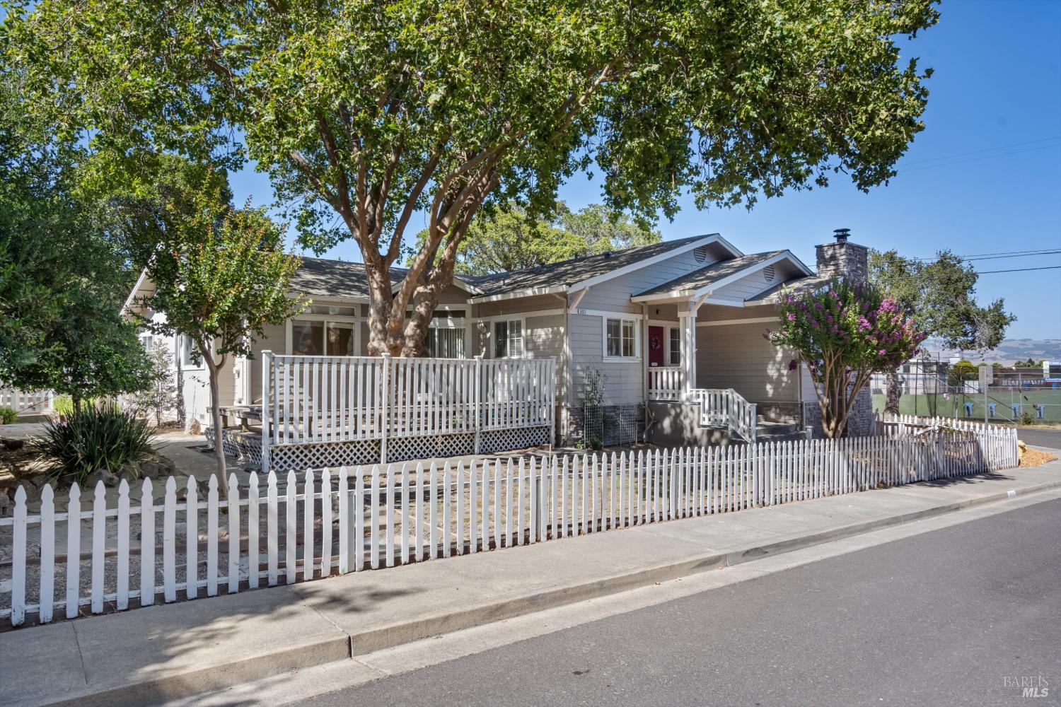 602 Deerfield Lane Petaluma CA 94952