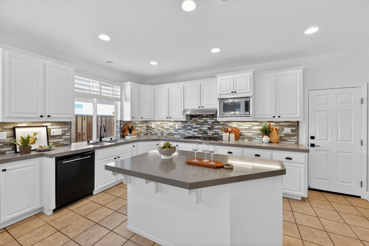 5622 Marden Street Davis CA 95618