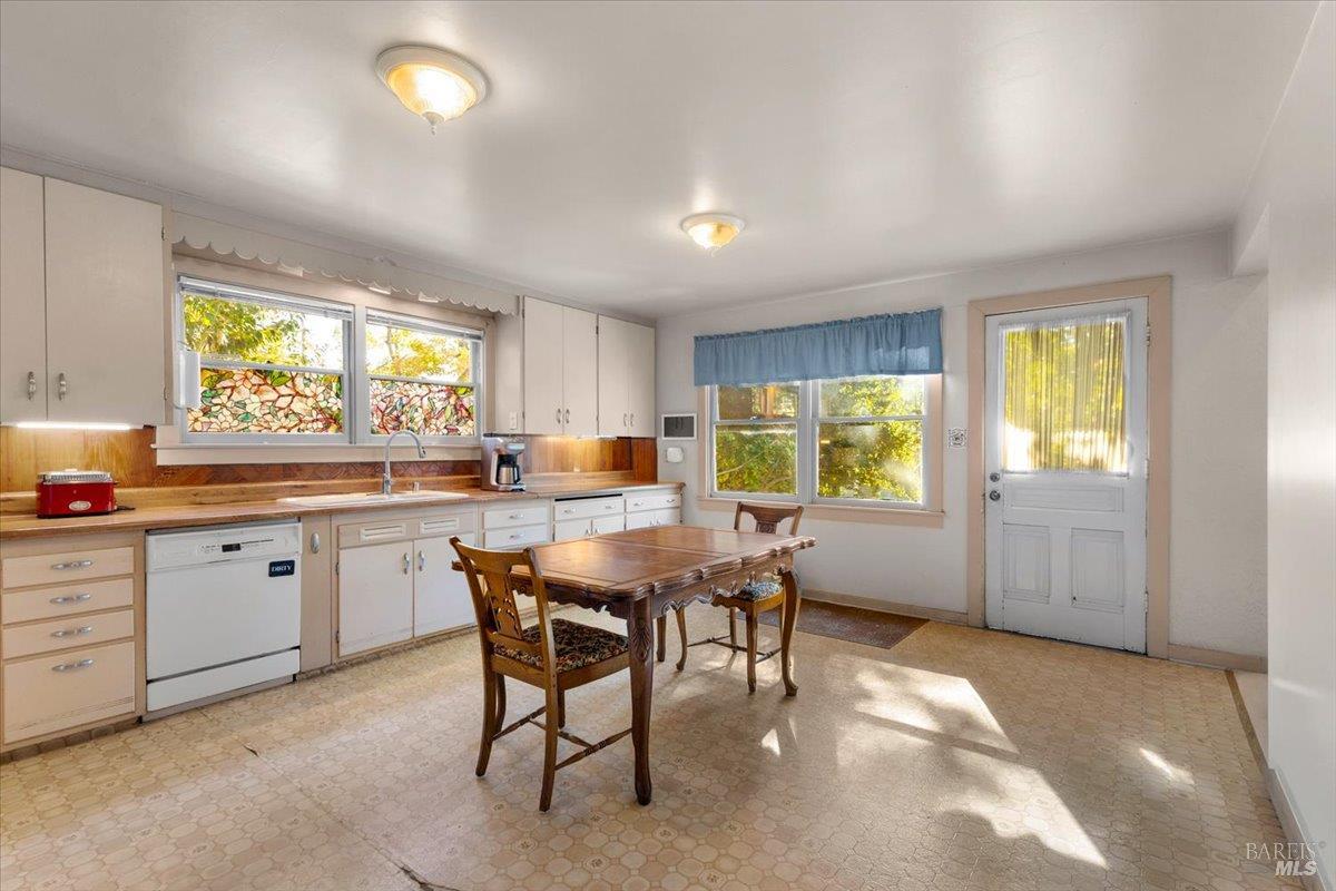 220 North Street Healdsburg CA 95448
