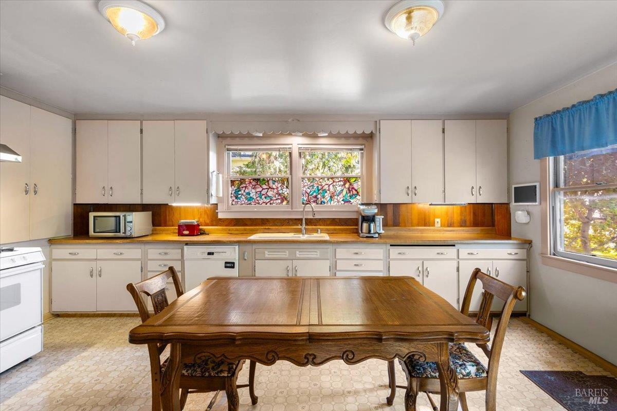220 North Street Healdsburg CA 95448
