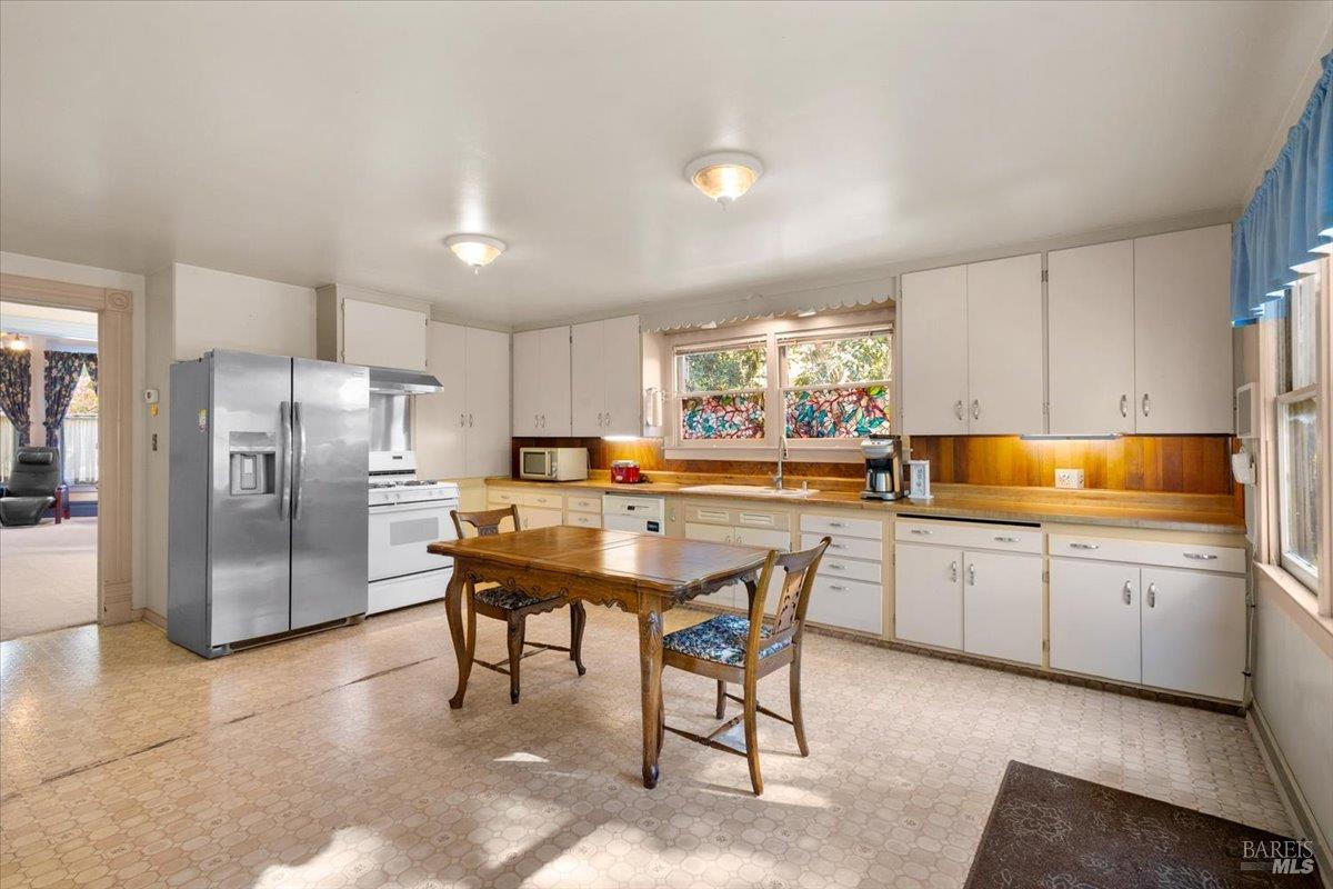 220 North Street Healdsburg CA 95448