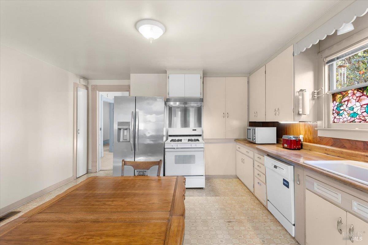 220 North Street Healdsburg CA 95448