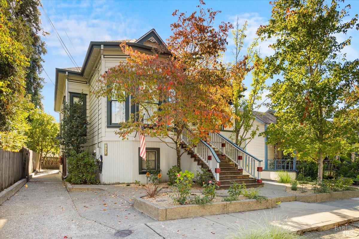 220 North Street Healdsburg CA 95448