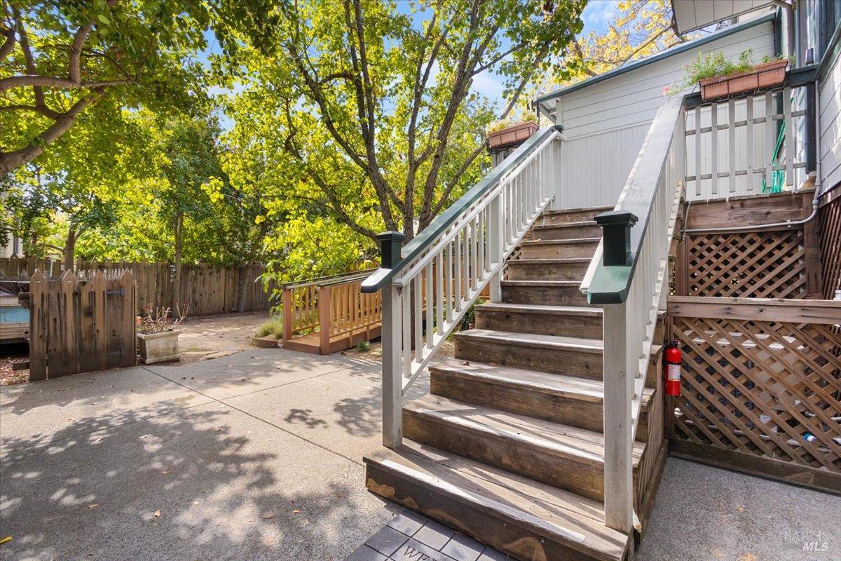 220 North Street Healdsburg CA 95448