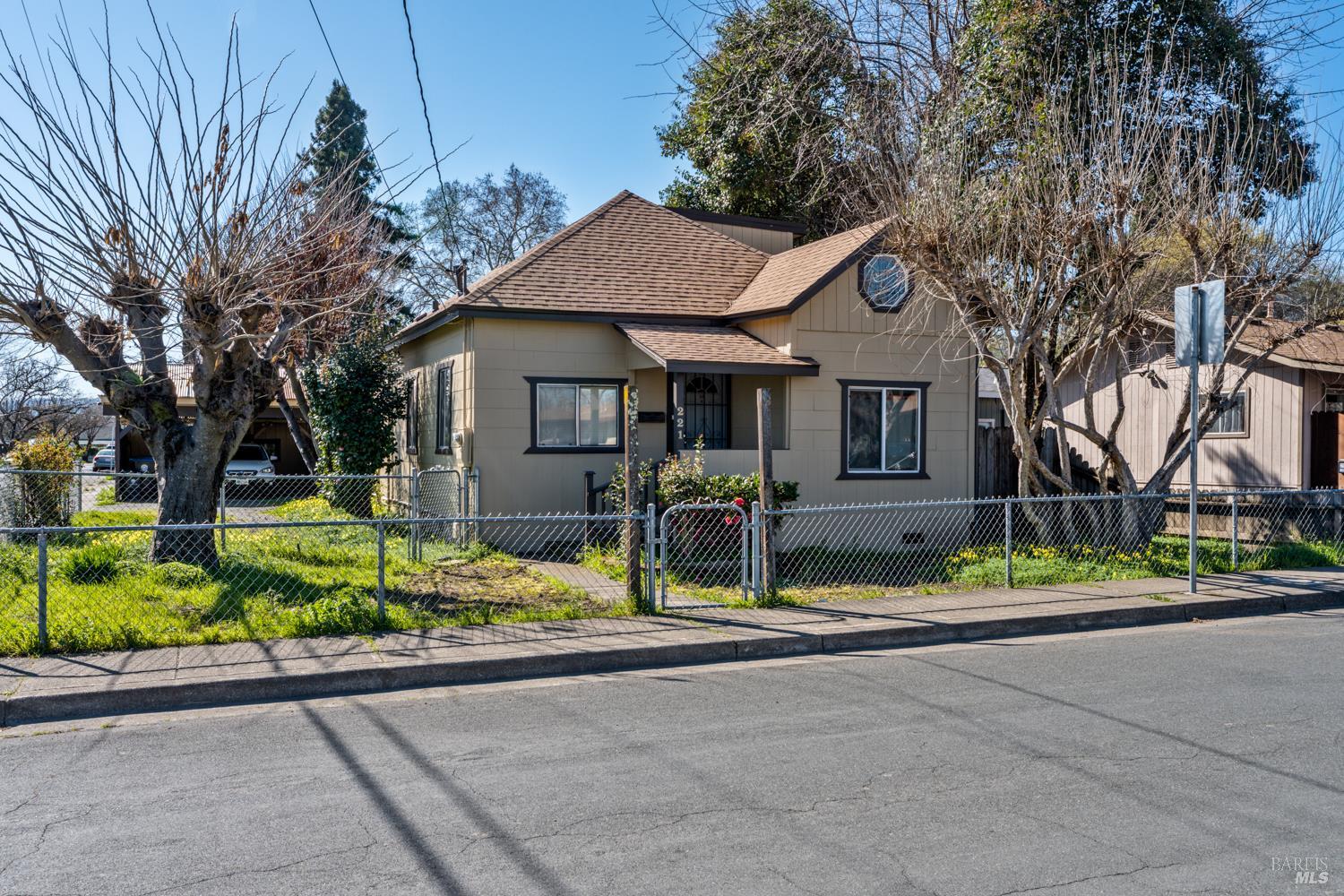 221 Ford Street Ukiah CA 95482