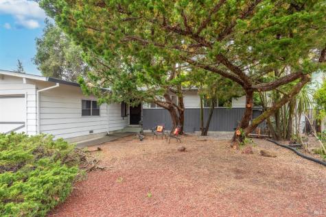 3828 Little Rock Avenue Santa Rosa CA 95405
