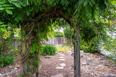 3828 Little Rock Avenue Santa Rosa CA 95405