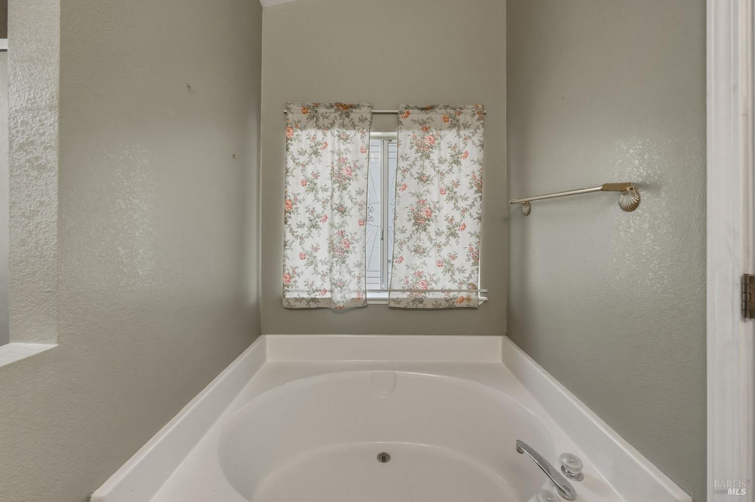 4430 Oak Avenue Lakeport CA 95453