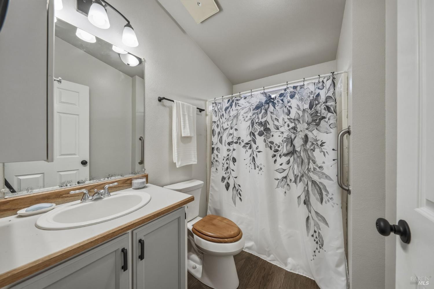 4430 Oak Avenue Lakeport CA 95453