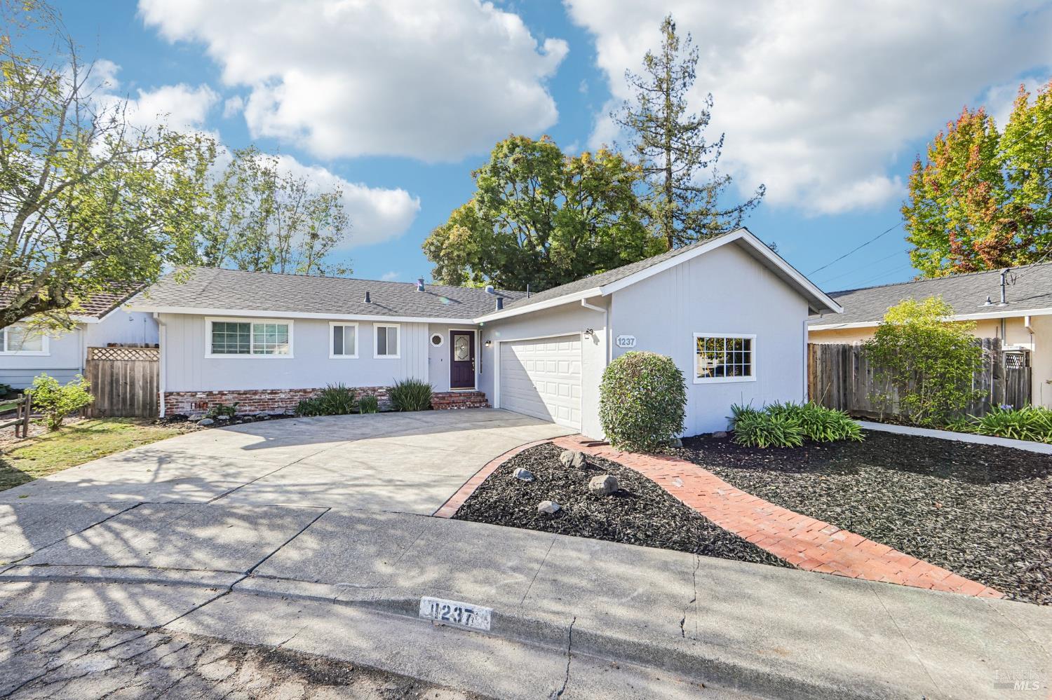1237 Kodiak Court Santa Rosa CA 95405