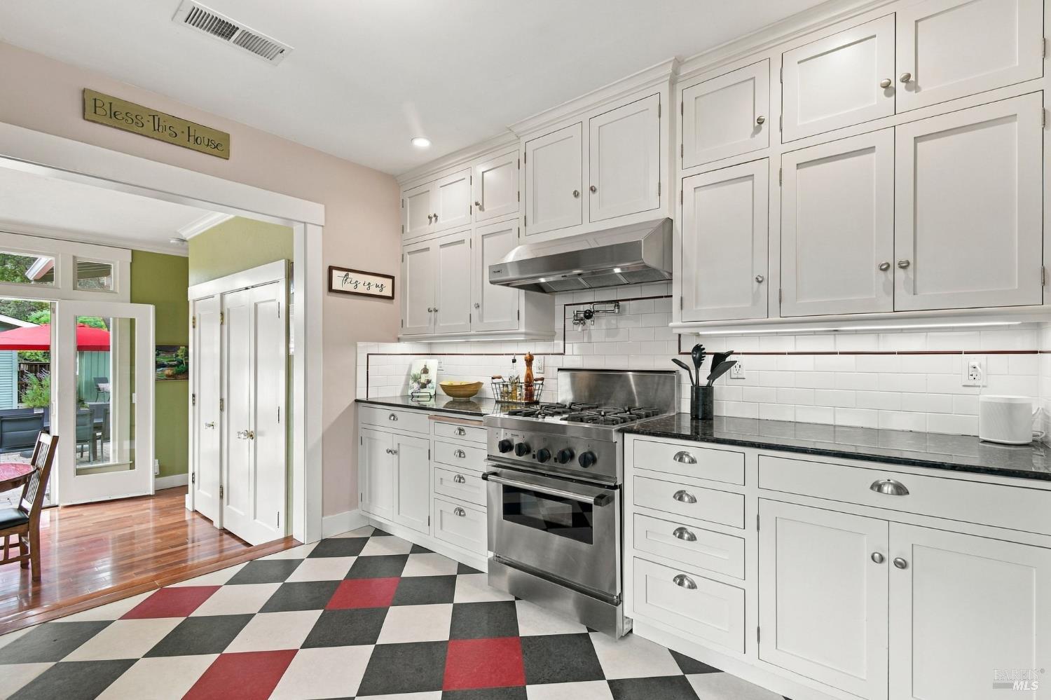 637 Wright Street Santa Rosa CA 95404