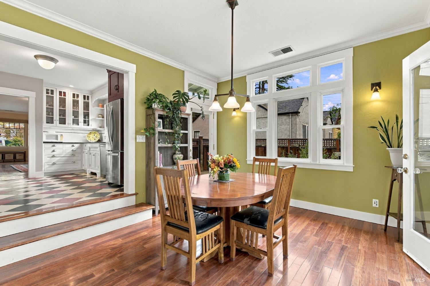 637 Wright Street Santa Rosa CA 95404