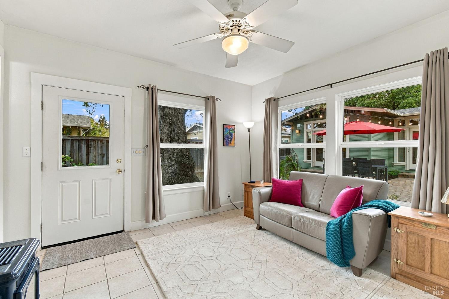 637 Wright Street Santa Rosa CA 95404