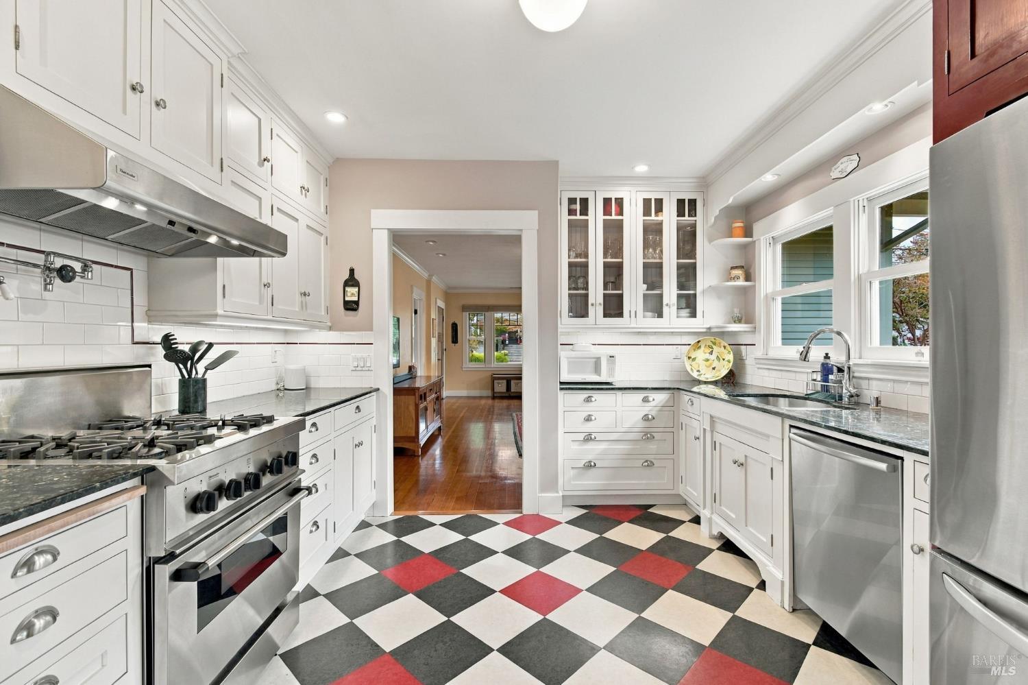 637 Wright Street Santa Rosa CA 95404