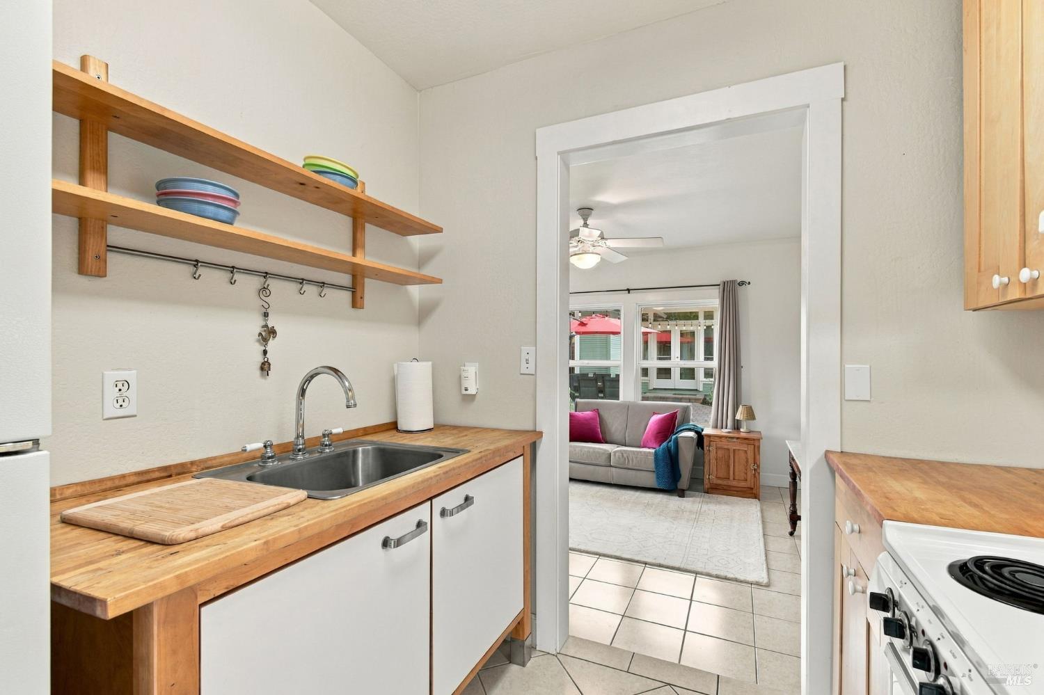 637 Wright Street Santa Rosa CA 95404
