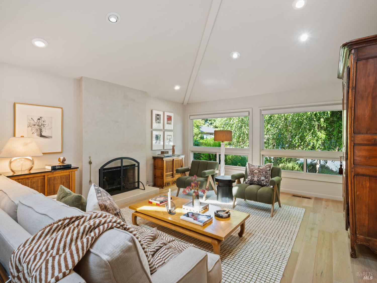 205 Mountain View Drive Healdsburg CA 95448