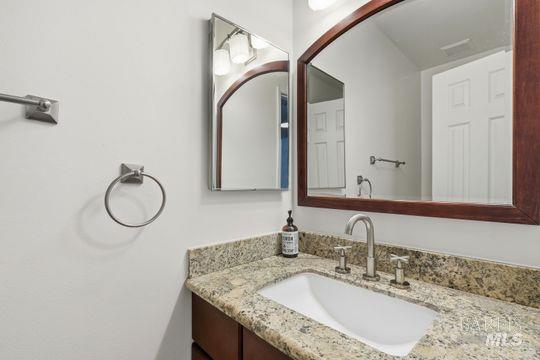 208 Essex Way Benicia CA 94510