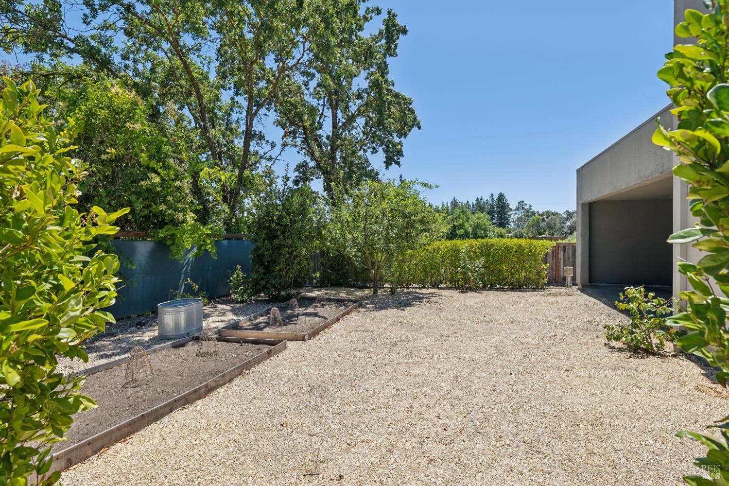 20420 5th Street E Sonoma CA 95476