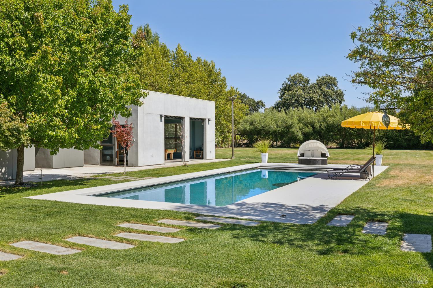 20420 5th Street E Sonoma CA 95476