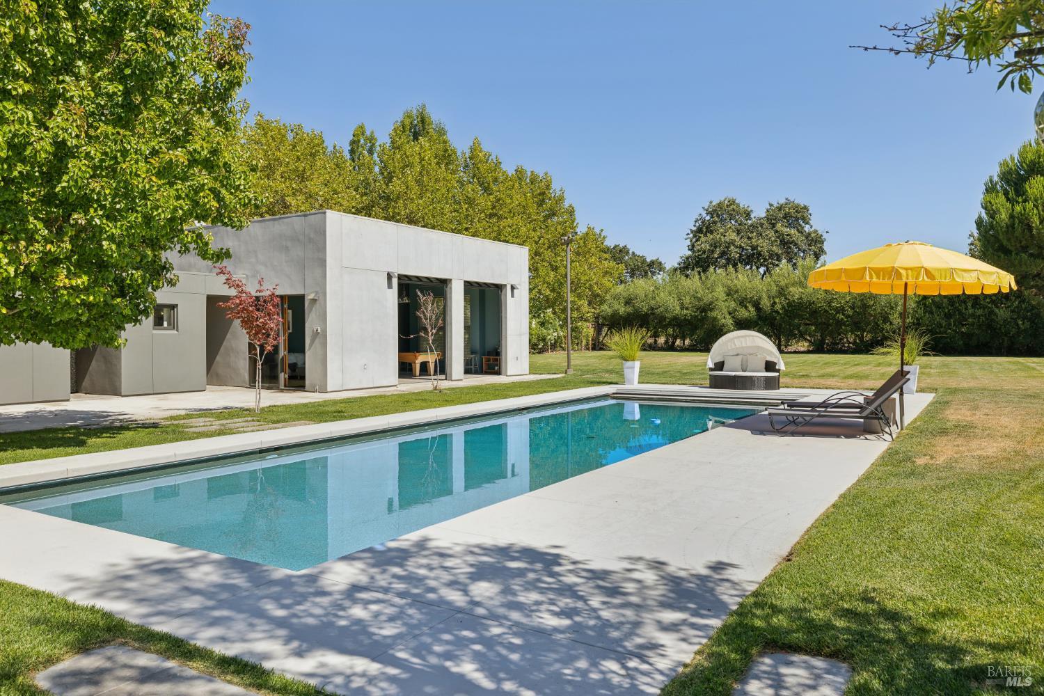20420 5th Street E Sonoma CA 95476