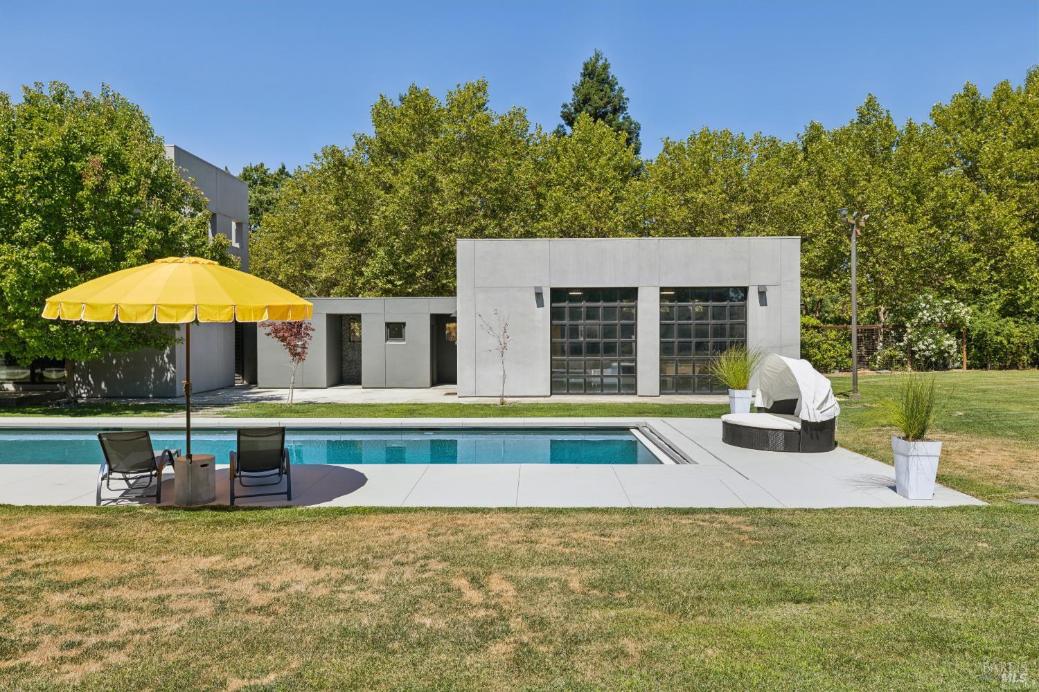 20420 5th Street E Sonoma CA 95476