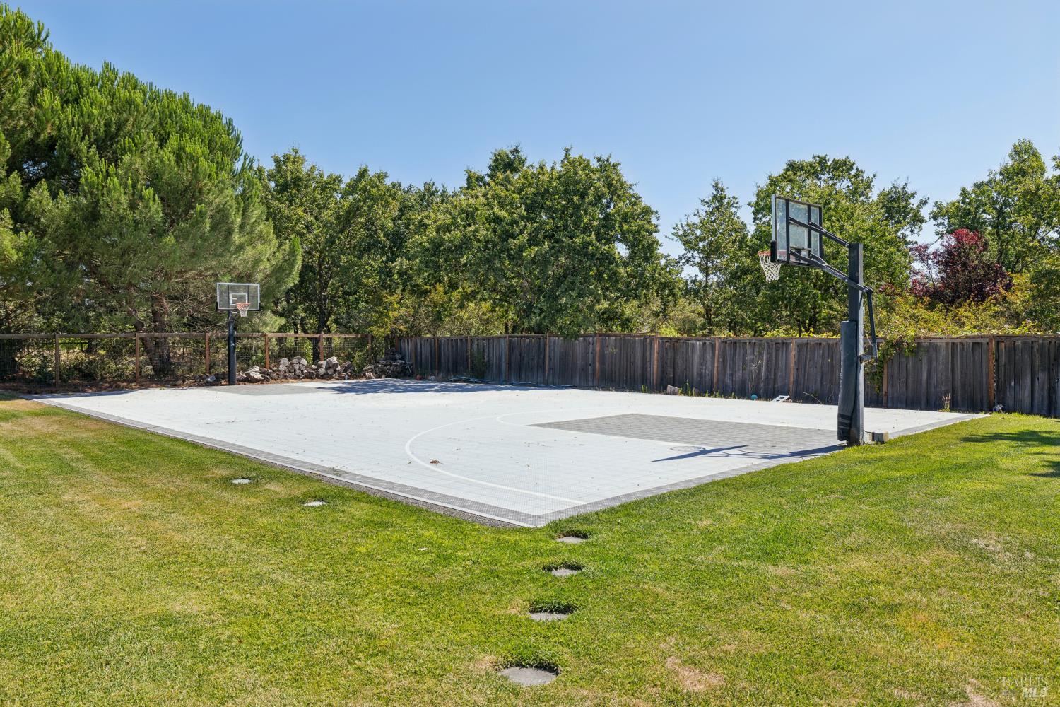 20420 5th Street E Sonoma CA 95476