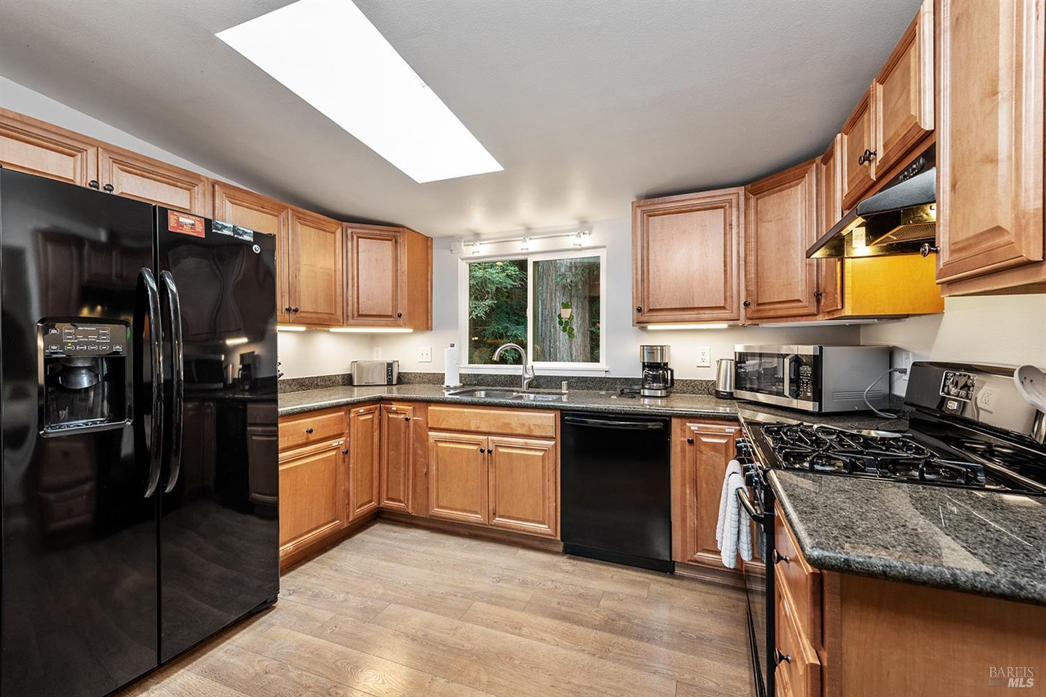 10680 Old River Road Forestville CA 95436