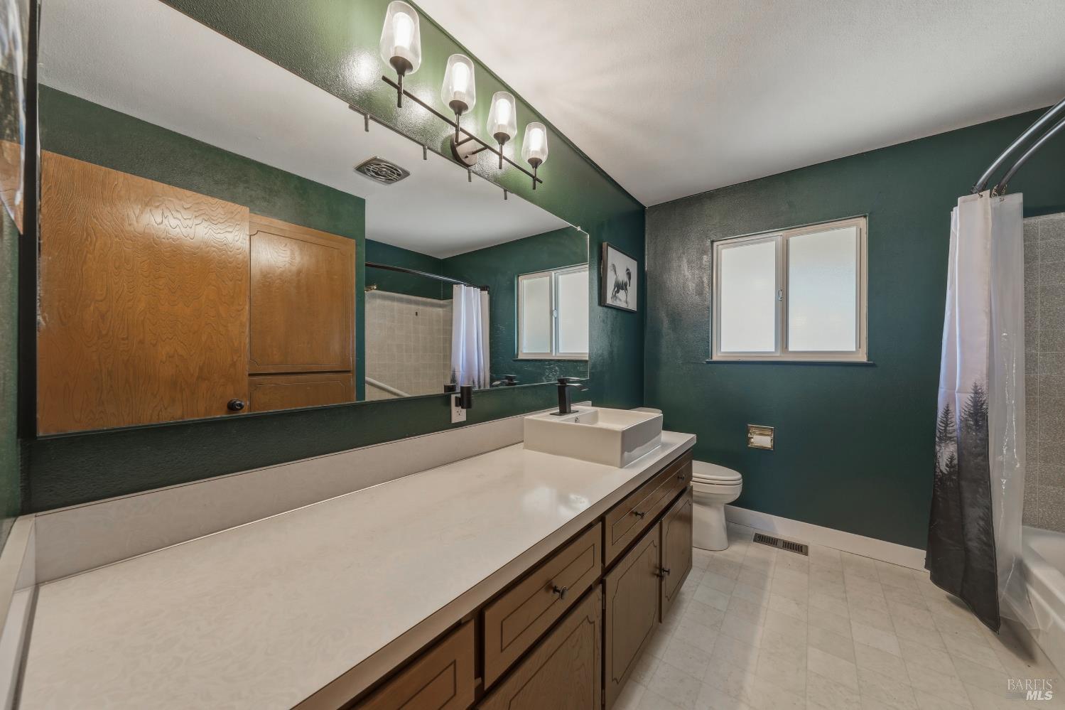1790 Deerwood Drive Ukiah CA 95482