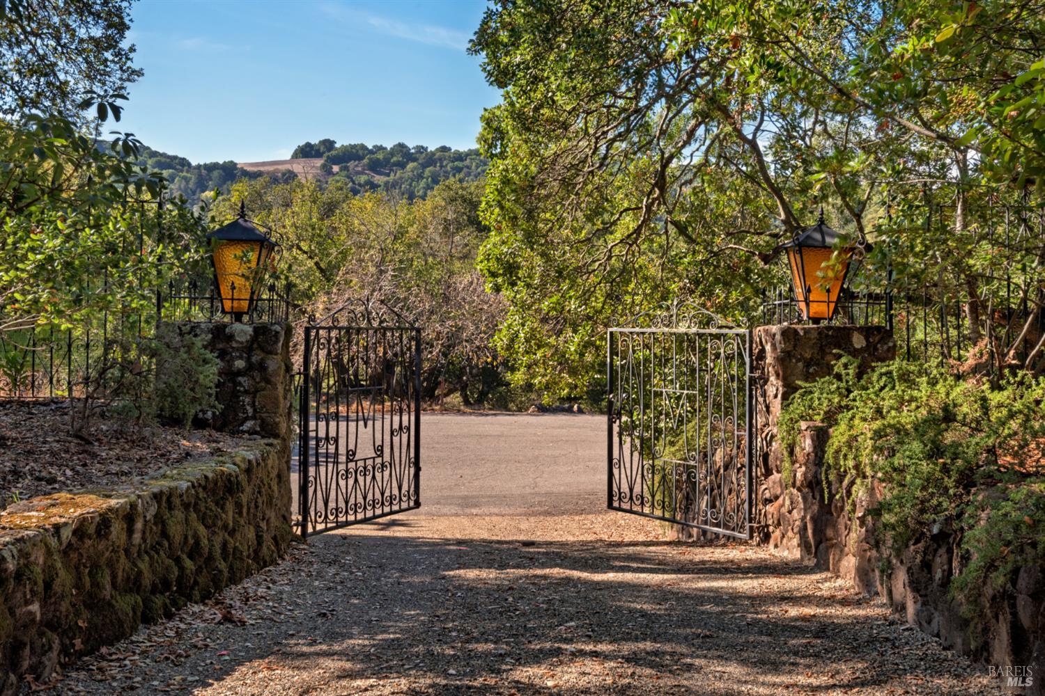 18492 White Oak Drive Sonoma CA 95476