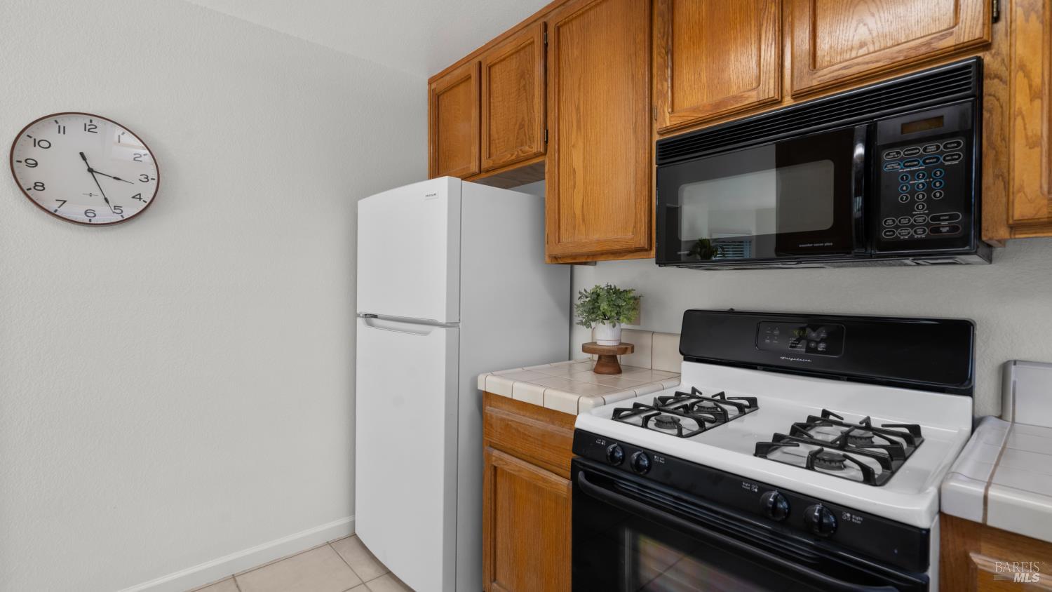 2070 Pinercrest Drive Santa Rosa CA 95403