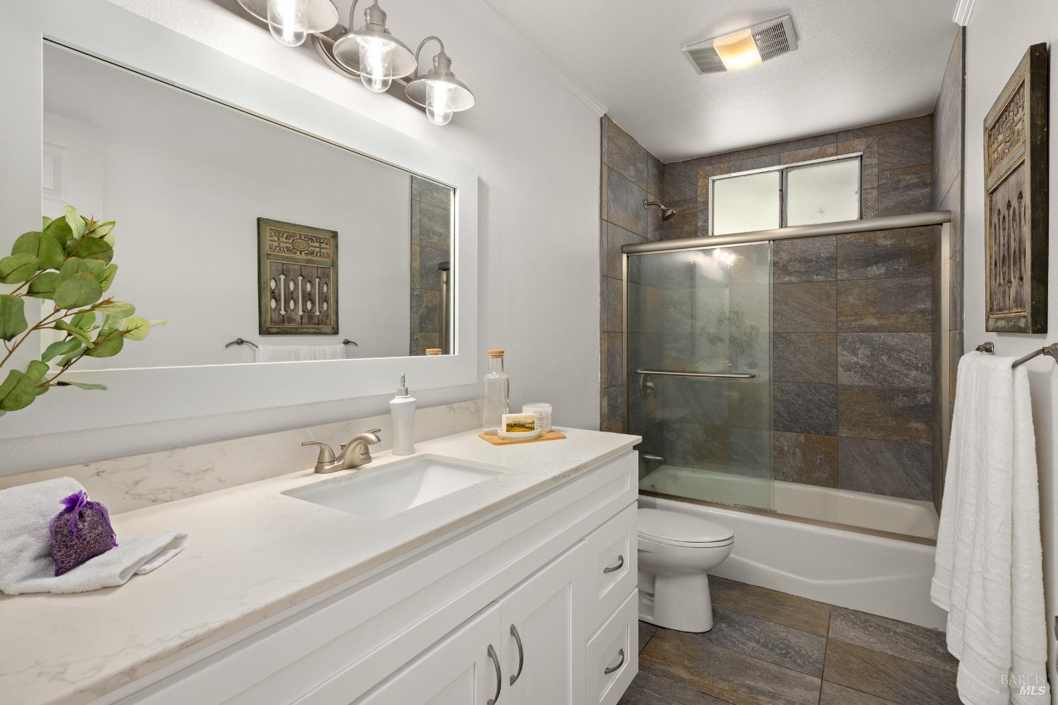 8207 Candy Apple Lane Sebastopol CA 95472