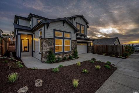 1824 Bella Vista Way Santa Rosa CA 95403