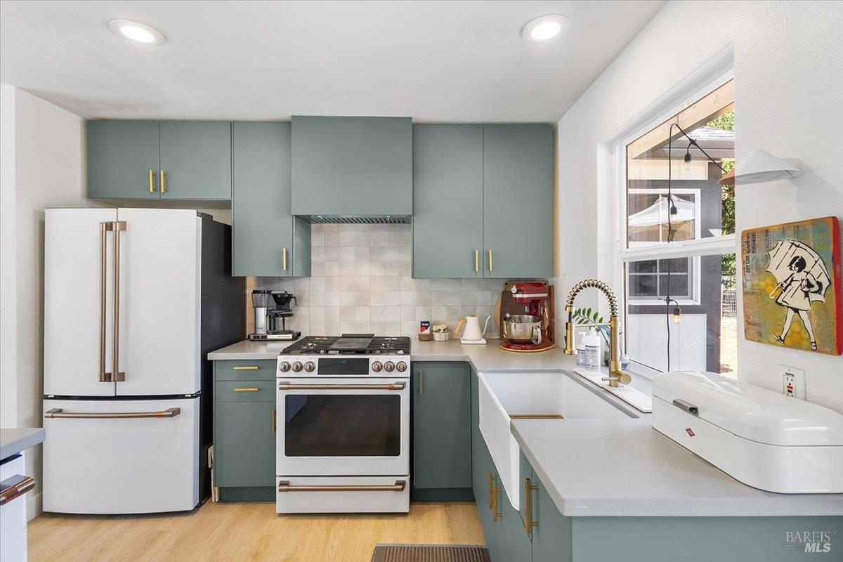 2460 W Dry Creek Road Healdsburg CA 95448