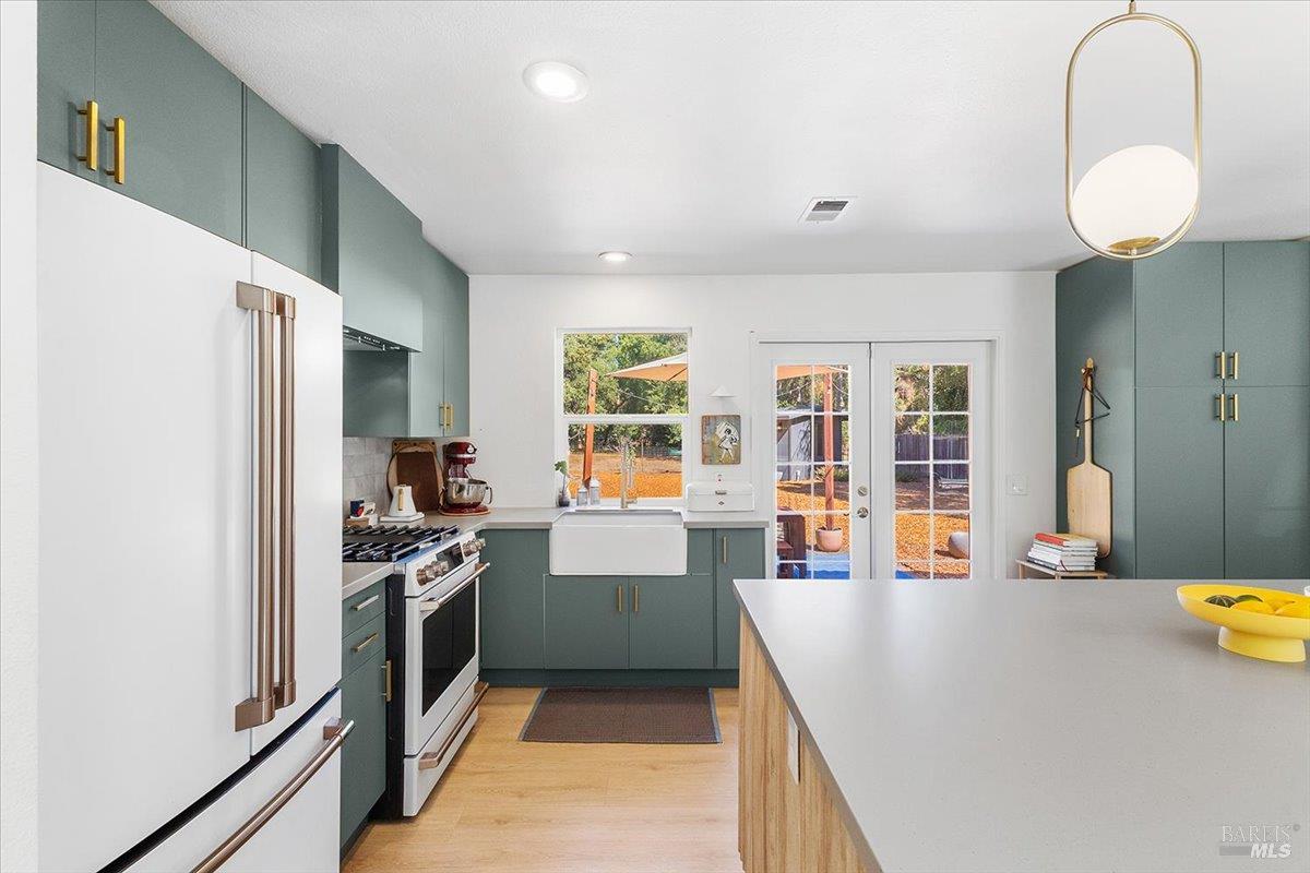 2460 W Dry Creek Road Healdsburg CA 95448