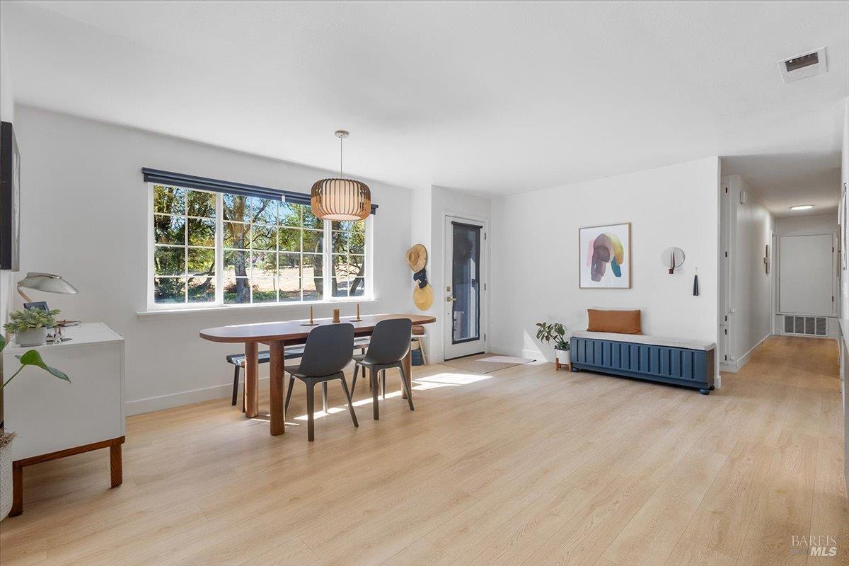 2460 W Dry Creek Road Healdsburg CA 95448