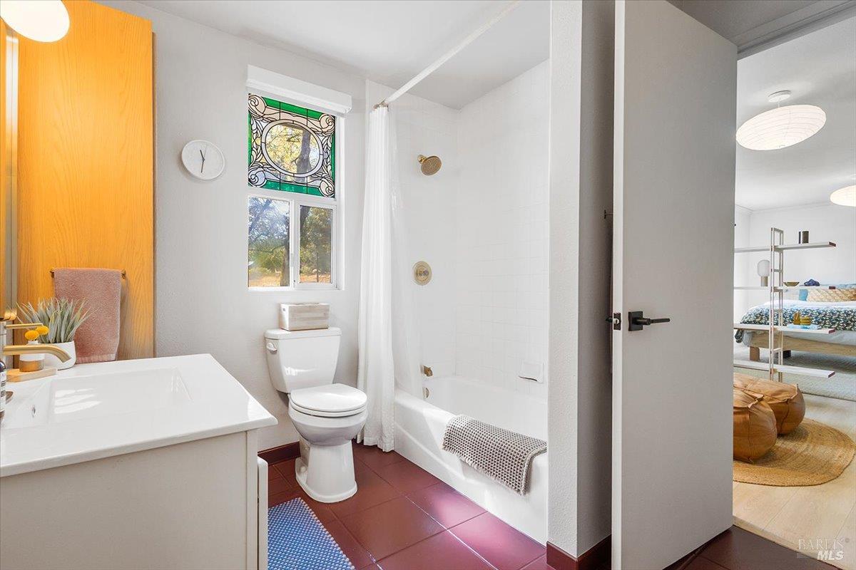2460 W Dry Creek Road Healdsburg CA 95448