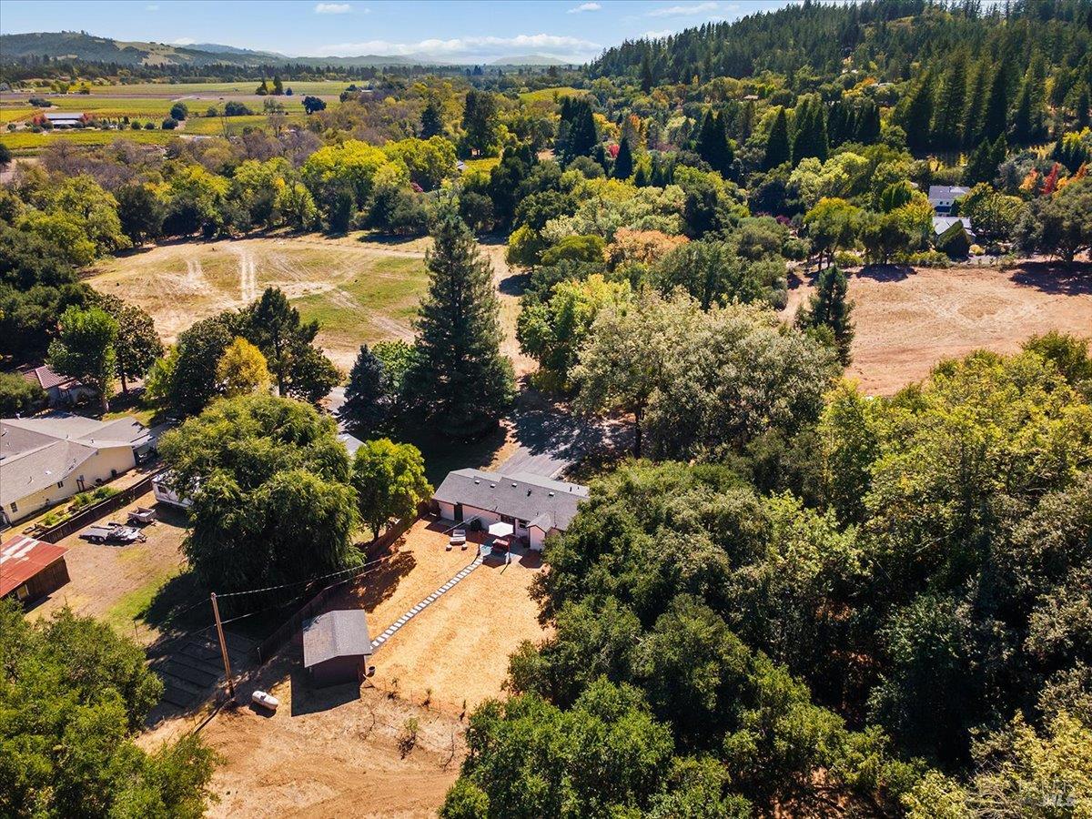 2460 W Dry Creek Road Healdsburg CA 95448