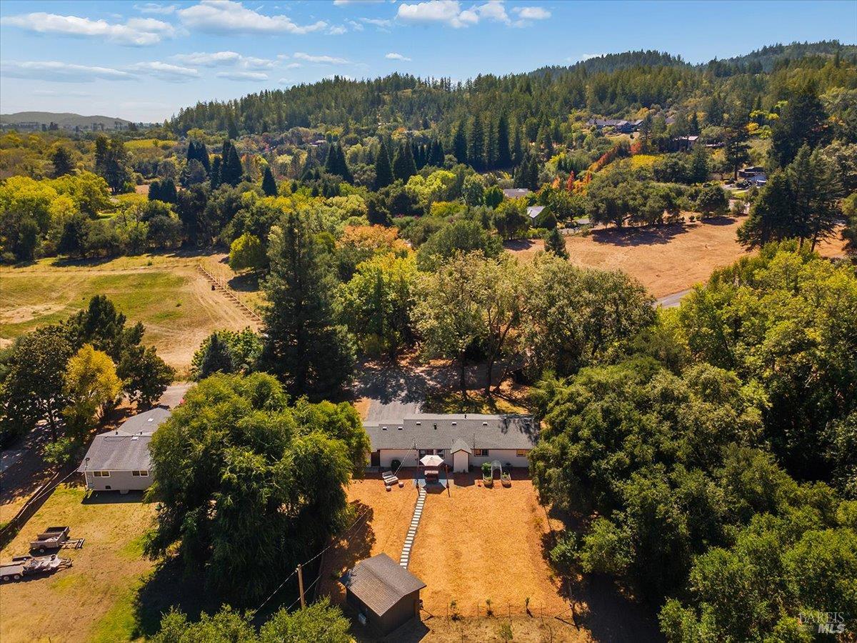 2460 W Dry Creek Road Healdsburg CA 95448