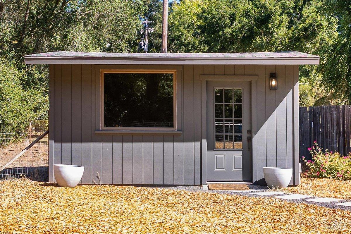 2460 W Dry Creek Road Healdsburg CA 95448