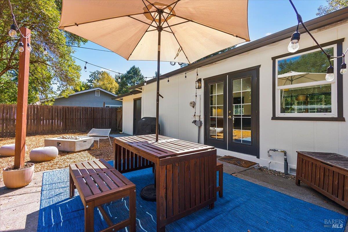 2460 W Dry Creek Road Healdsburg CA 95448