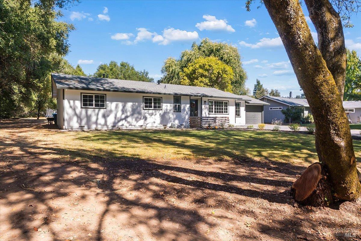 2460 W Dry Creek Road Healdsburg CA 95448