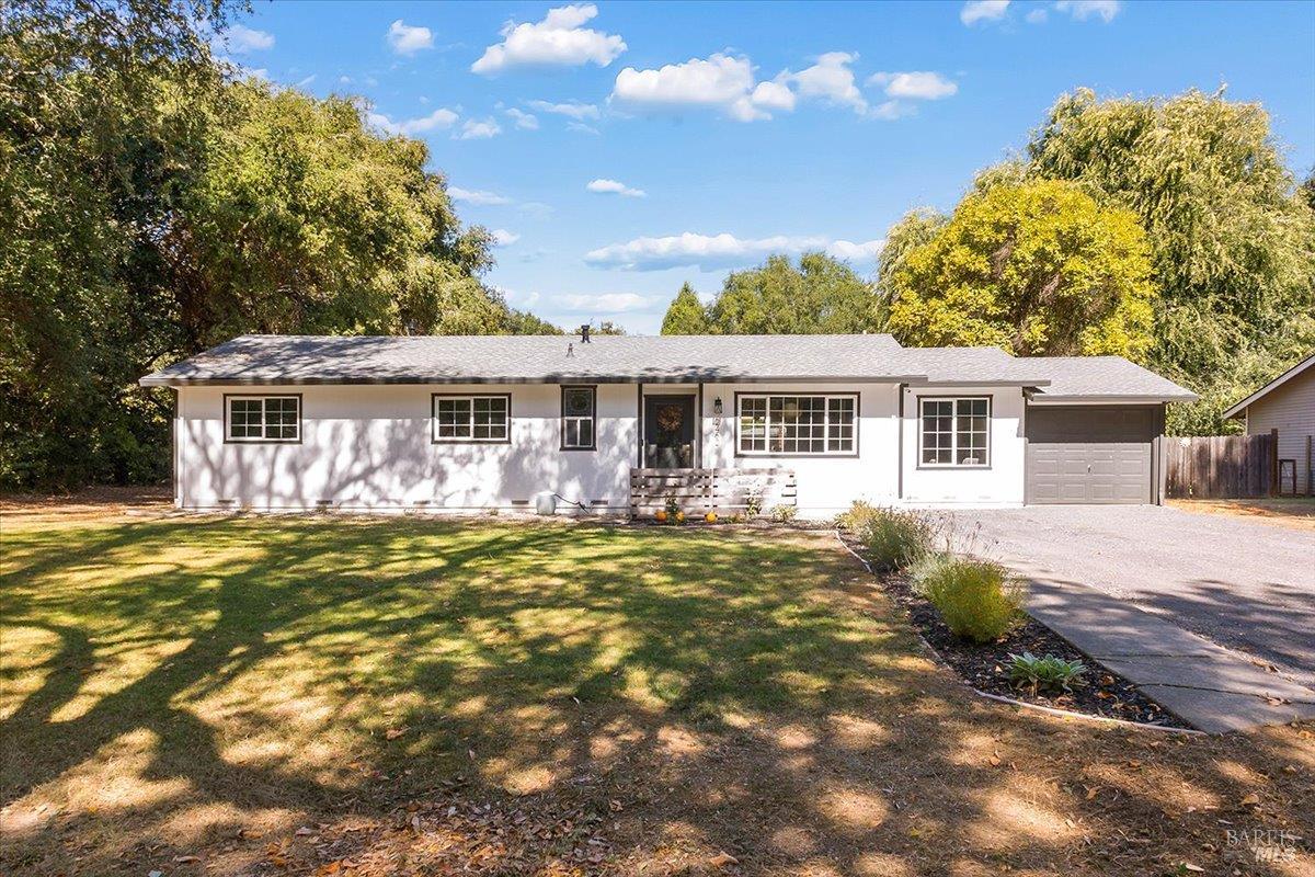 2460 W Dry Creek Road Healdsburg CA 95448