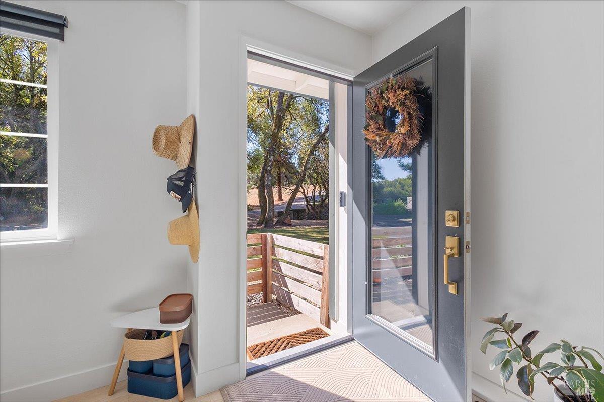2460 W Dry Creek Road Healdsburg CA 95448