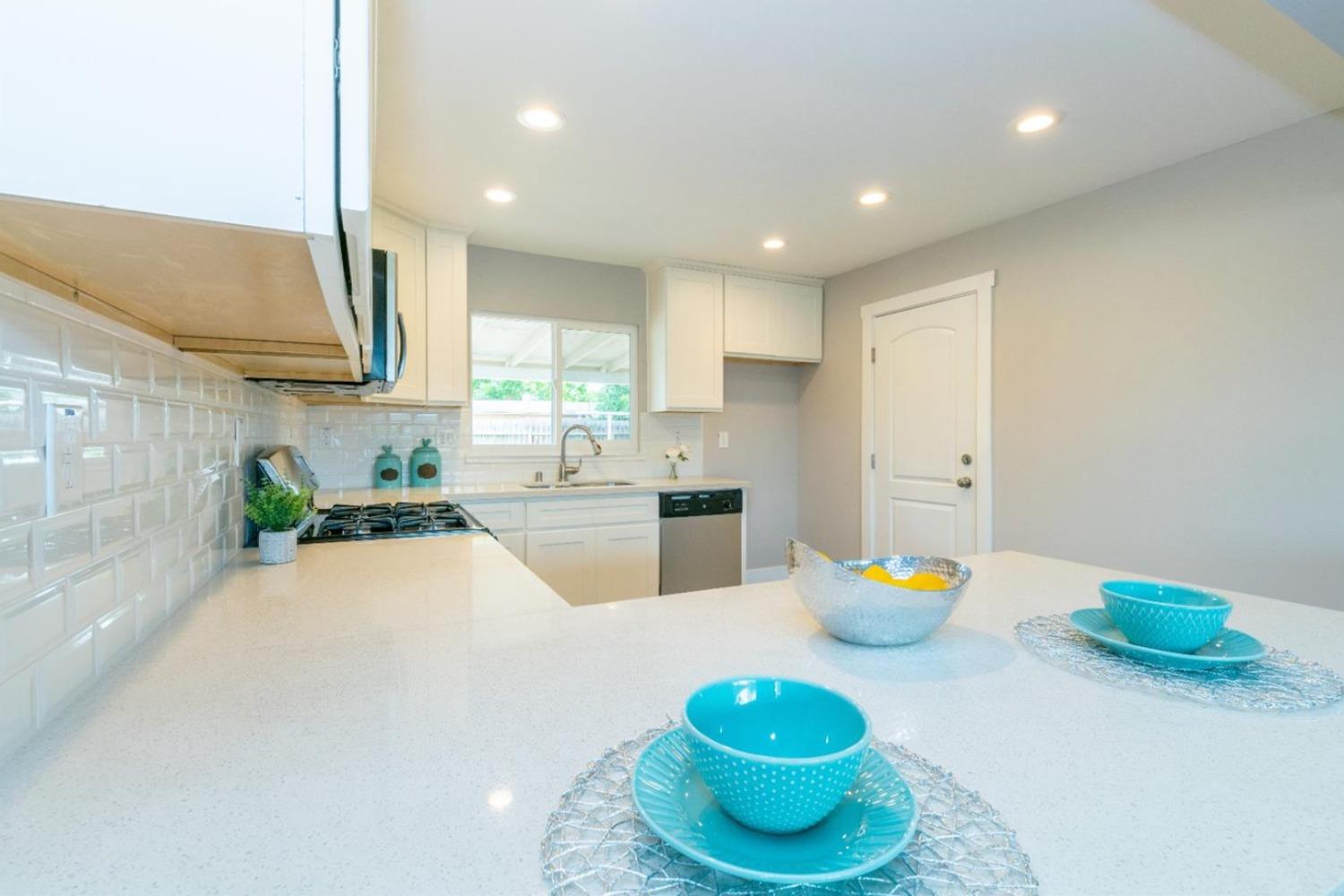 690 Acacia Avenue Sacramento CA 95815