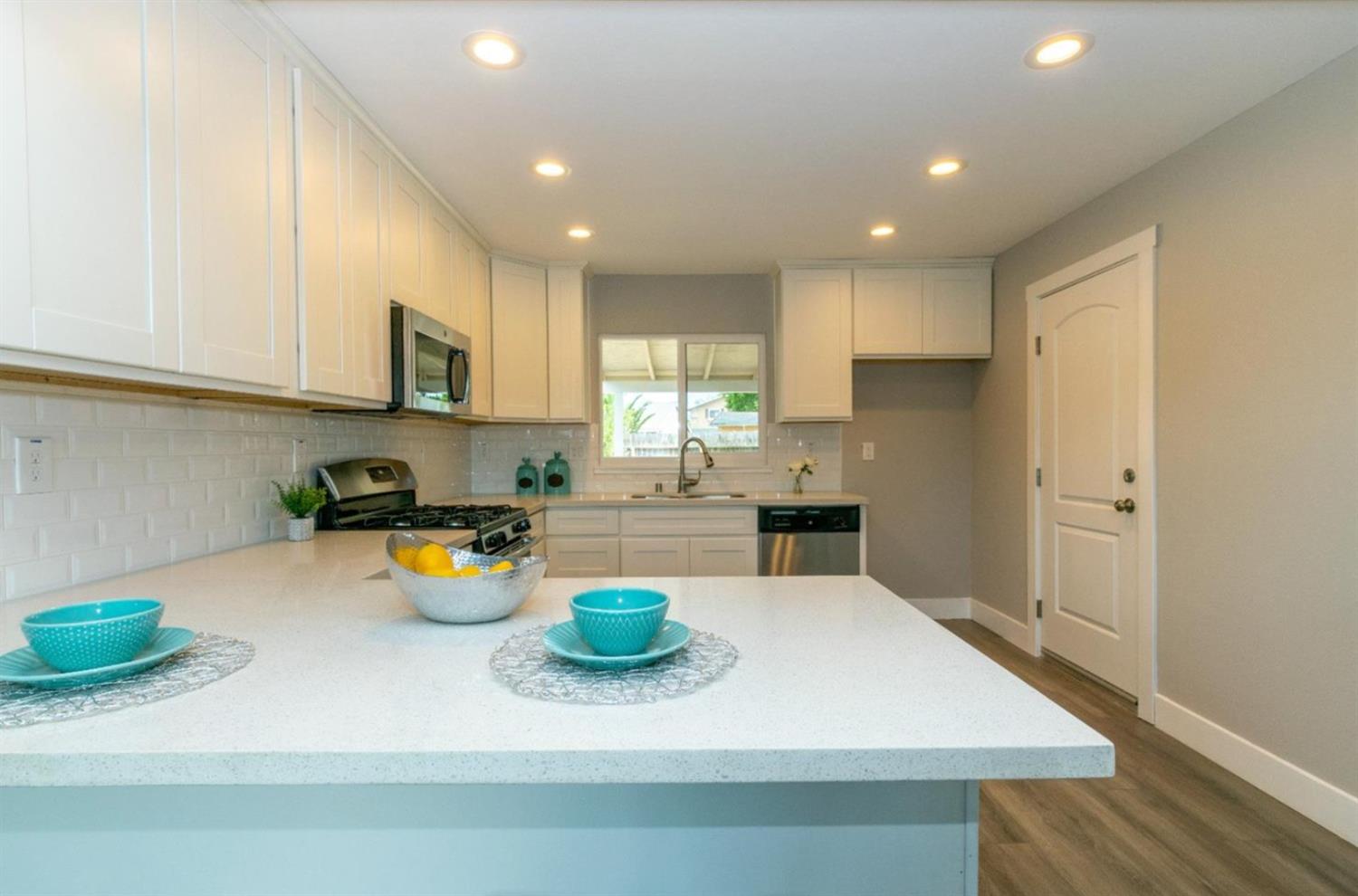 690 Acacia Avenue Sacramento CA 95815