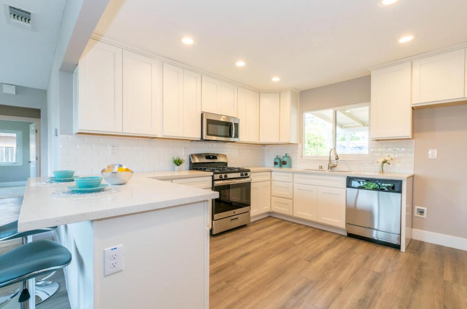 690 Acacia Avenue Sacramento CA 95815