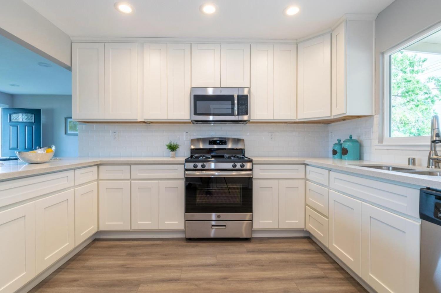 690 Acacia Avenue Sacramento CA 95815