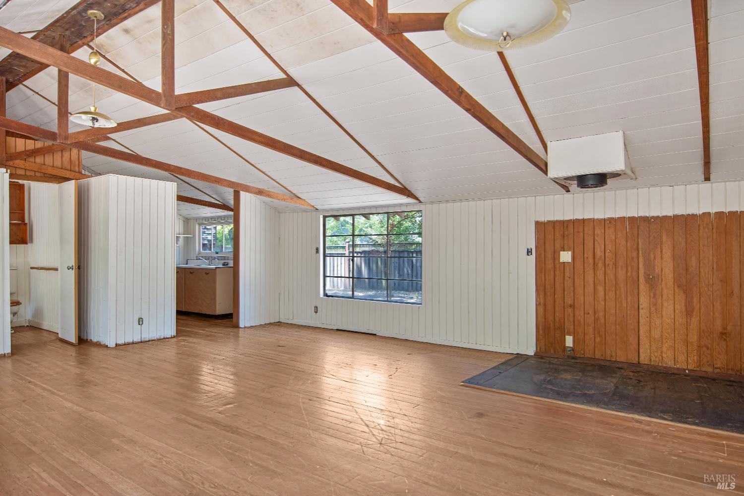 19270 7th Street E Sonoma CA 95476