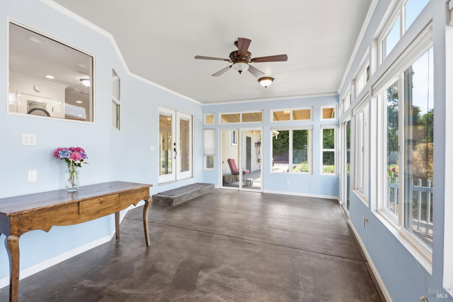 8960 East Road Redwood Valley CA 95470