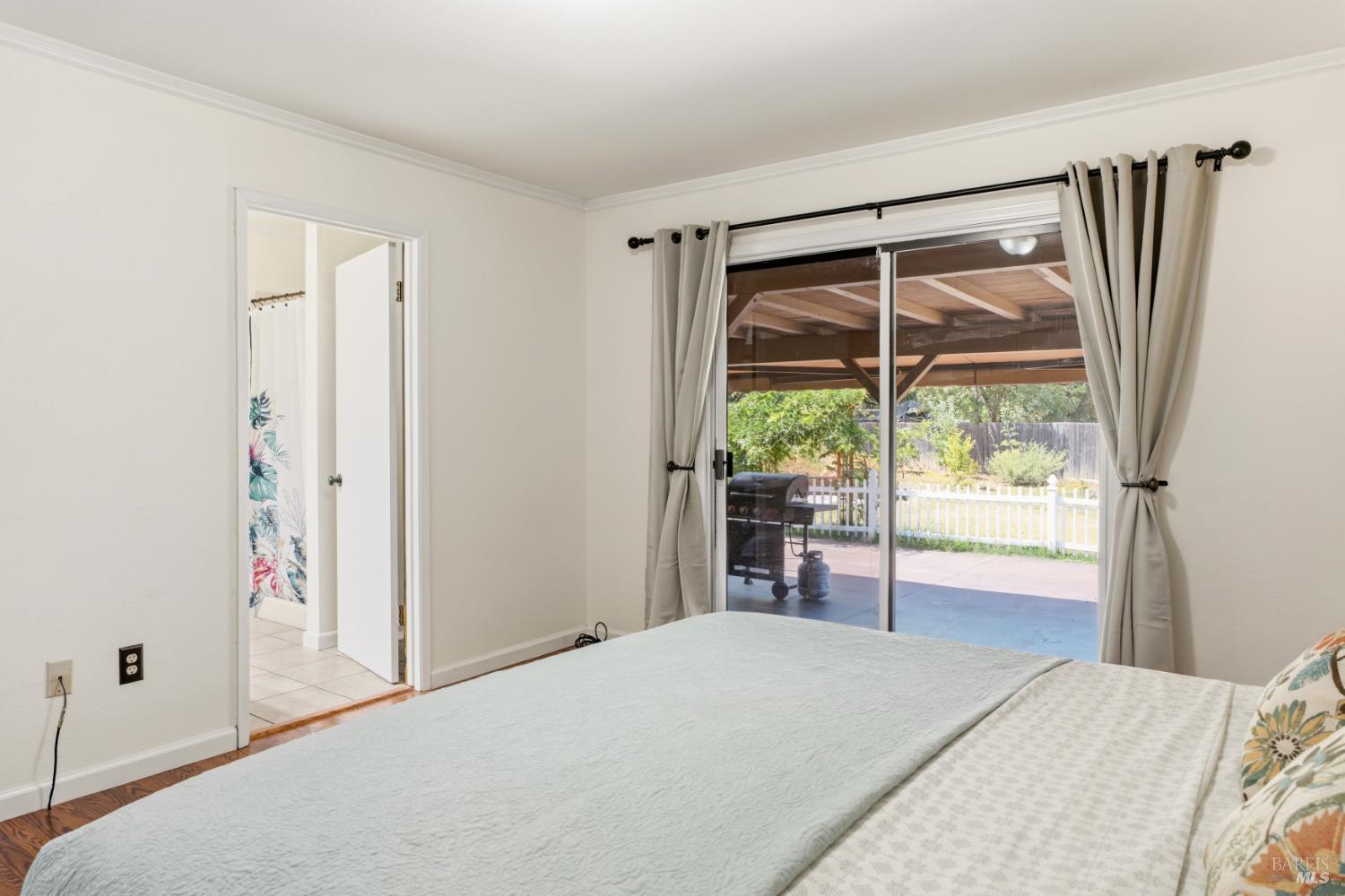8960 East Road Redwood Valley CA 95470